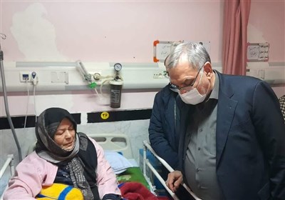 عیادت وزیر بهداشت از مصدومان زلزله خوی
