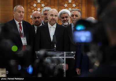 حضور محمدباقر قالیباف رئیس مجلس شورای اسلامی در جمع رسانه‌ها در الجزایر