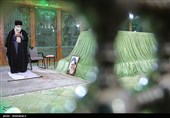 Leader Visits Imam Khomeini’s Mausoleum Ahead of Islamic Revolution Anniversary