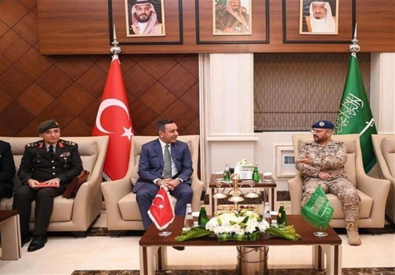 گفت‌وگوی مقامات عربستان و ترکیه در زمینه نظامی