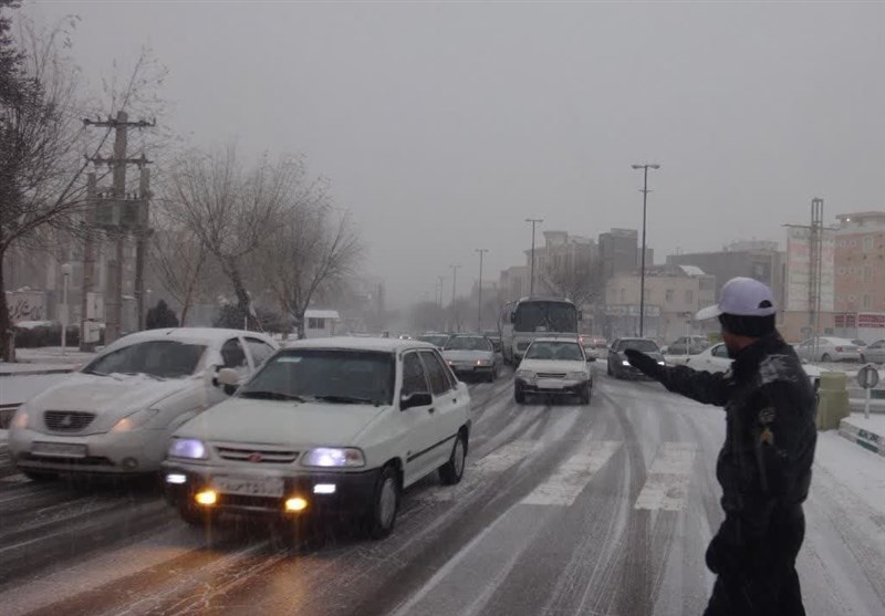 ترافیک پرحجم و روان در جاده‌های استان سمنان همزمان با آخرین روز سال