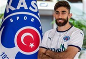 Iran&apos;s Gholizadeh Signs for Turkish Team Kasimpasa