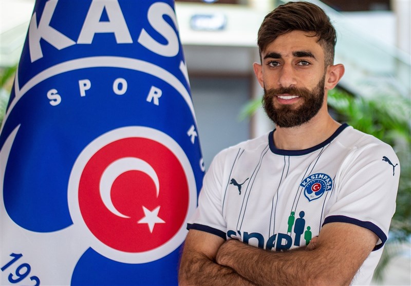 Iran&apos;s Gholizadeh Signs for Turkish Team Kasimpasa