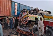 17 Dead in Head-On Collision in Pakistan&apos;s Kohat District