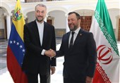 تاکید وزرای خارجه ایران و ونزوئلا بر ضرورت عملیاتی شدن توافقات فی‌مابین