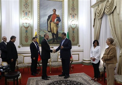Iran, Venezuela Urge Protection of Interests against Foreign Pressures
