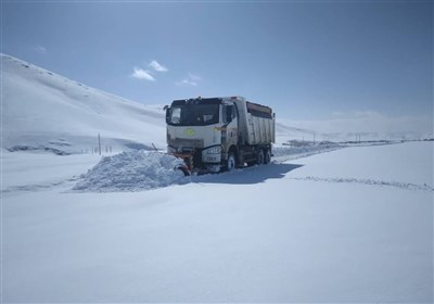 بارش 196 سانتی برف در کرمانشاه/ امدادرسانی به 584 خودروی گرفتار در کولاک