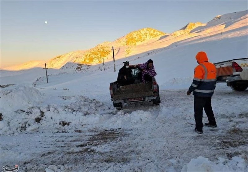 168 خودروی گرفتار در برف در کرمانشاه رهاسازی شد