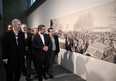  نمایشگاه «آینه در آینه ۲» با حضور وزیر فرهنگ و ارشاد اسلامی افتتاح شد 