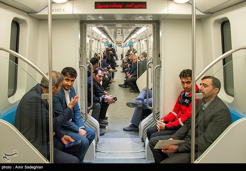 نقص فنی در حرکت قطارهای خط یک متروی تهران رفع شد/ از شهروندان عذرخواهی می‌کنیم