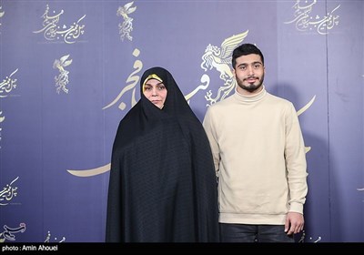 حضور دختر و نوه ی شهید بروجردی در فوتوکال فیلم «غریب» با حضور عوامل در نهمین روز از چهل و یکمین جشنواره بین‌المللی فیلم فجر