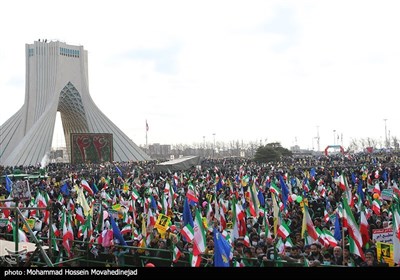  شکوه انقلاب در جشن ۴۴سالگی/ خیابان‌های سراسر کشور در ۲۲ بهمن مملو از جمعیت شد 