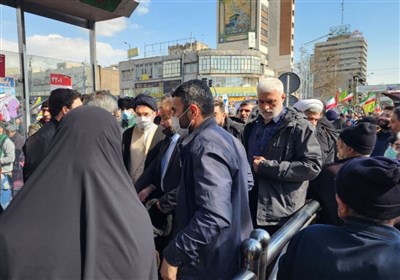  حضور حجت‌الاسلام مجتبی خامنه‌ای در راهپیمایی ۲۲ بهمن تهران 