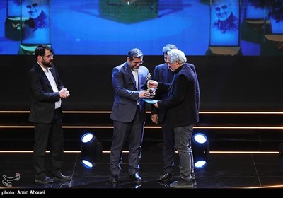 سیمرغ بهترین فیلم از نگاه ملی به محمدحسین لطیفی اهدا شد