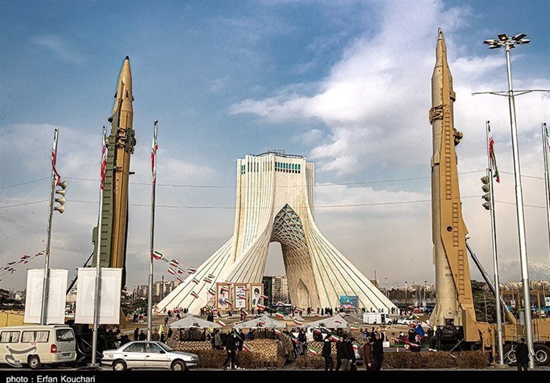 نمایش موشک‌های عماد و سجیل و پهپاد شاهد136 در راهپیمایی 22 بهمن
