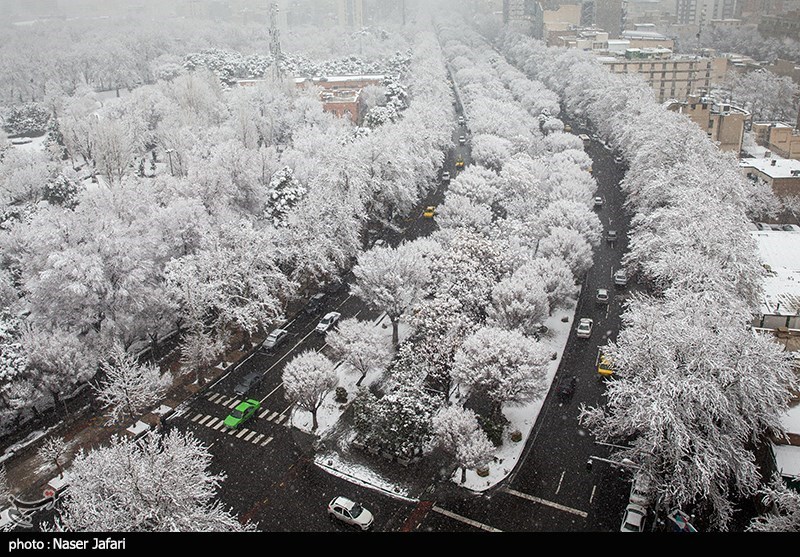 هیچ یک از معابر پایتخت یخ‌زدگی ندارد / آمادگی شهرداری برای بارش روز چهارشنبه