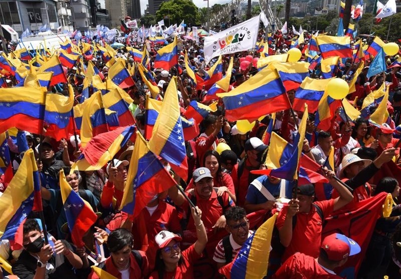 Maduro Urges Venezuelan Youth to Defeat US Aggression, Blockade