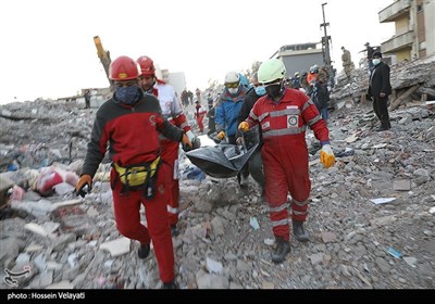 İranlı arama kurtarma ekiplerinin depremzede bölgelerdeki çalışmalarından kareler