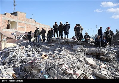 کمک رسانی امدادگران ایرانی به زلزله زدگان در شهر آدی‌یامان ترکیه 