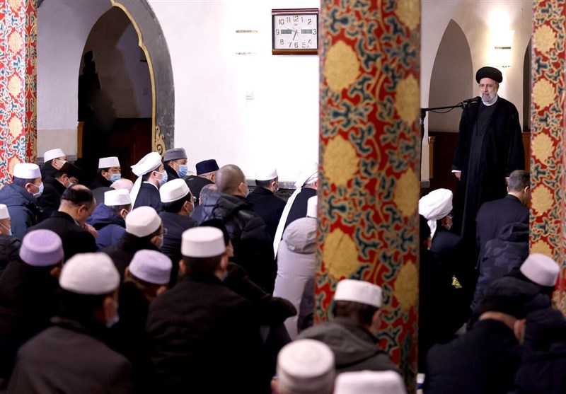 Iranian President Joins Chinese Muslims for Prayers at Historic Beijing Mosque