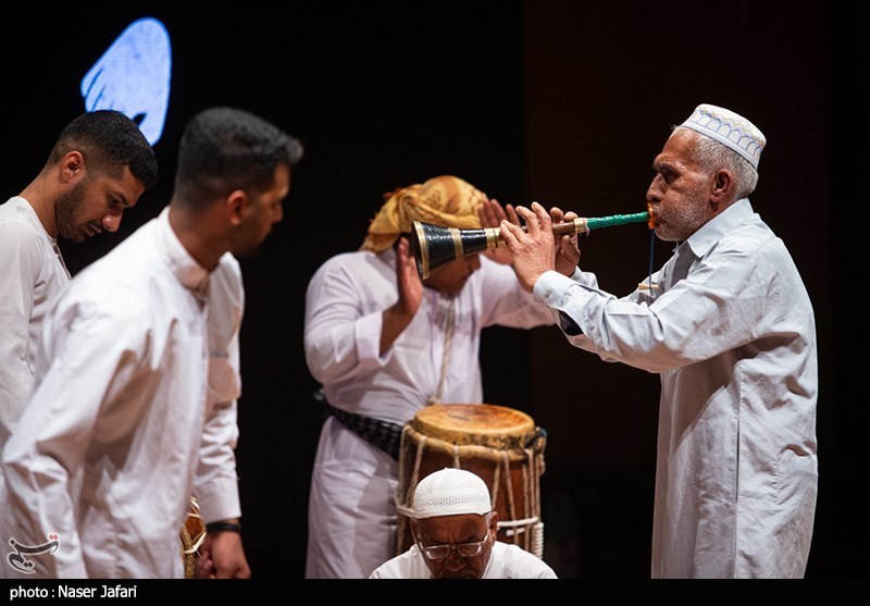 ارکستر ملی با دو خواننده و دو وزیر در تالار وحدت / نوای ساز مجارستانی‌ها در جشنواره فجر 15