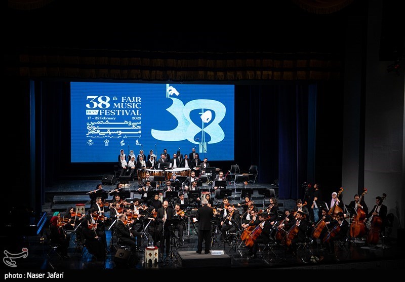 ارکستر ملی با دو خواننده و دو وزیر در تالار وحدت / نوای ساز مجارستانی‌ها در جشنواره فجر 6
