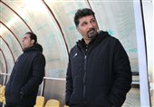 حسینی: زمین ارومیه اصلاً برای فوتبال مناسب نیست