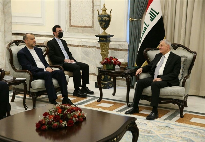وزیر الخارجیة الإیرانی یلتقی الرئیس العراقی
