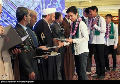 تجلیل از 172 حافظ کل قرآن کشور در شیراز