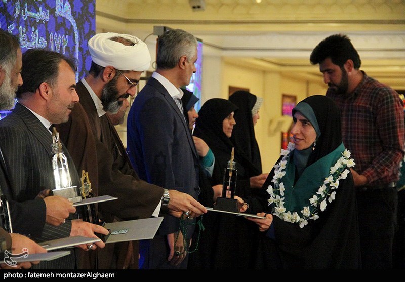 تجلیل از 172 حافظ کل قرآن کشور با استقبال حافظان و حاملان قرآن در شیراز+ عکس و فیلم