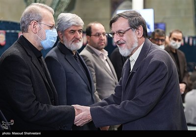 محمدرضا بهشتی فرزند شهید بهشتی در مراسم ختم همسر شهید آیت الله مطهری در دانشگاه تهران