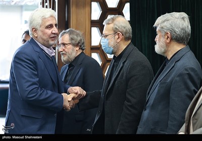 فرهاد رهبر در مراسم ختم همسر شهید آیت الله مطهری در دانشگاه تهران