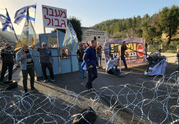 حمله نظامیان صهیونیست به کرانه باختری و وحشت همسر نتانیاهو از موج مخالفت‌ها