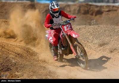 İran&apos;da motokros yarışmalarından kareler