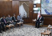 مخبر: مناسبات اقتصادی ایران و عمان باید همپای روابط سیاسی گسترش یابد