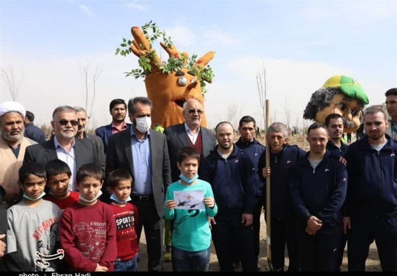 ‌جشن درختکاری در مشهد با حضور فرزندان آسایشگاه شهید بهشتی + فیلم