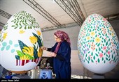 آماده سازی تخم‌مرغ های نوروزی در پارک شهر