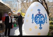 آماده سازی تخم‌مرغ های نوروزی در پارک شهر