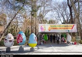 آماده سازی تخم‌مرغ های نوروزی در پارک شهر