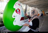 آماده سازی تخم‌مرغ های نوروزی در پارک شهر