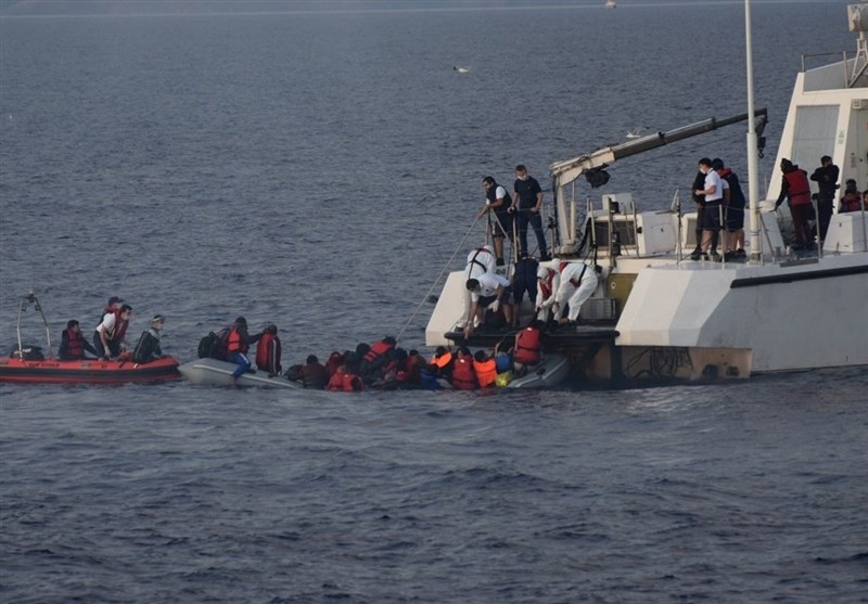 انتقال قایق پناهجویان افغان پس از 2 روز سرگردانی به سواحل ترکیه