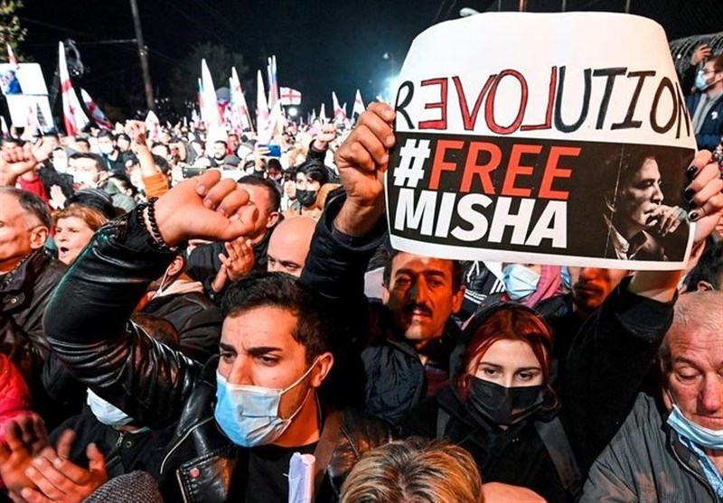 اعتراضات در گرجستان به یک لایحه جنجالی دولت به خشونت کشیده شد