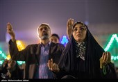 شبزندهداری منتظران در مسجد جمکران؛ دعا، نماز و نیایش+فیلم