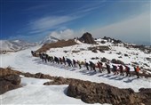 صعود کوهنوردان منتخب ارتش به قله 4050 متری کهار