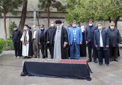  امام خامنه‌ای بر پیکر حسن غفوری‌فرد اقامه نماز کردند 