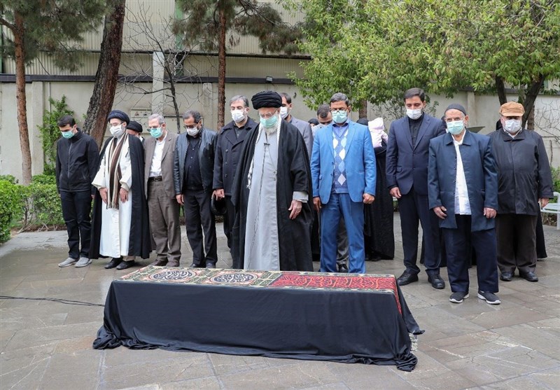 امام خامنه‌ای بر پیکر حسن غفوری‌فرد اقامه نماز کردند