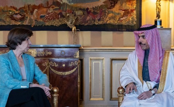 سفر وزیر خارجه عربستان به پاریس و رایزنی در مورد تحولات منطقه‌ای