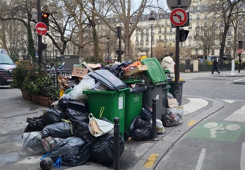 Paris Streets Overflow with Garbage As Cleaning Workers Continue Strike (+Video)