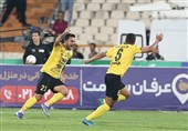 کریمی: پرسپولیس را دو بر صفر بردیم