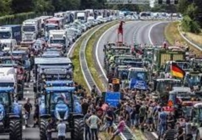 اعتراض کشاورزان هلندی به طرح زیست محیطی دولت